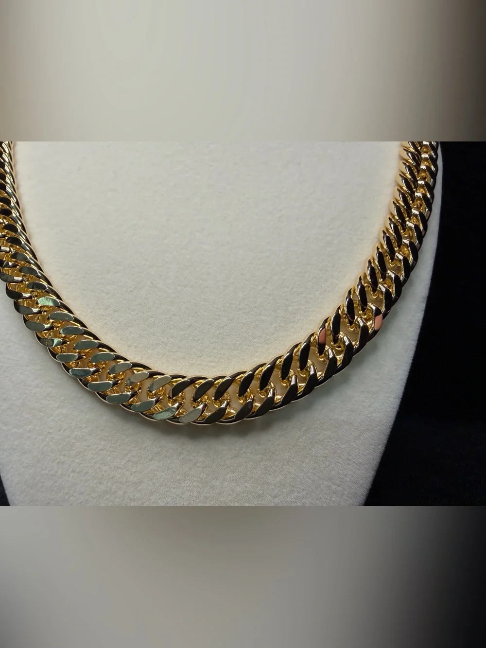 Flat Cuban w/Concave 22 10MM 14K Gold Premium Finish. Statement Piece